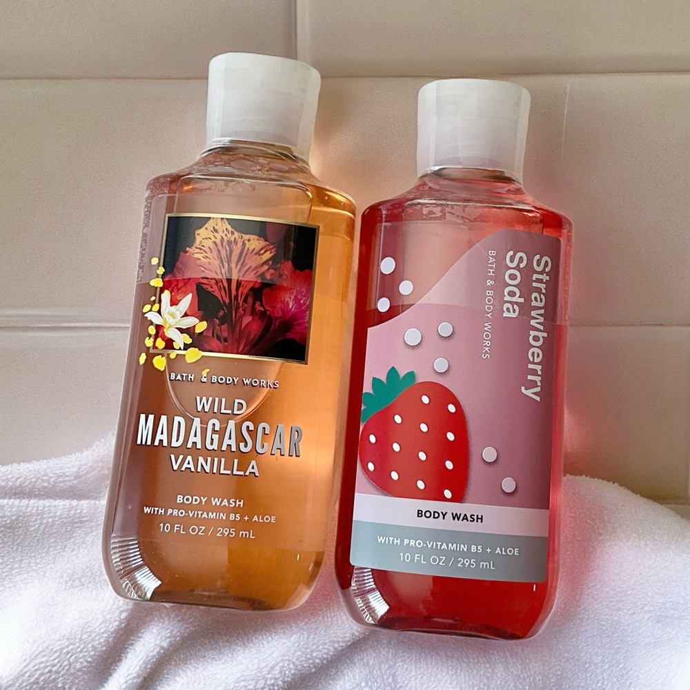 BBW Body Washes Set of 2 - Strawberry Soda & Wild Madagascar Vanilla